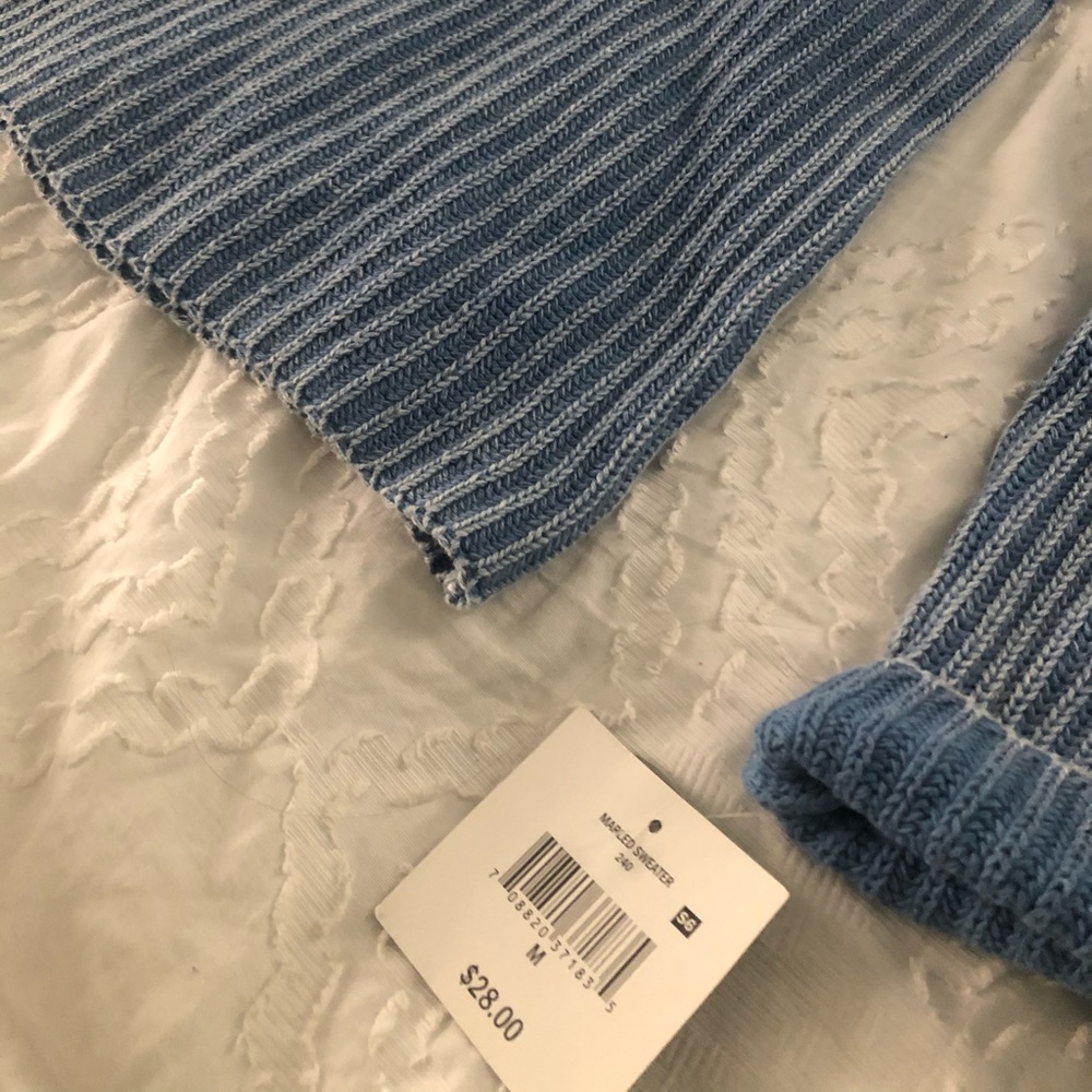 Sweater - Picture 5 of 5
